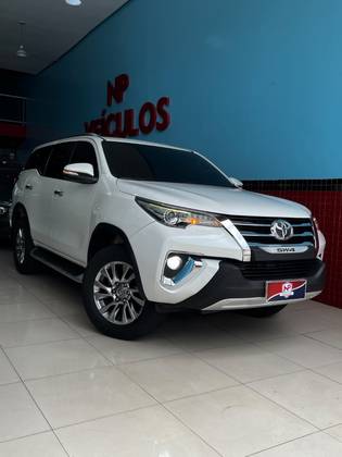 TOYOTA HILUX SW4 2.8 SRX 4X4 16V TURBO INTERCOOLER DIESEL 4P AUTOMÁTICO TOYOTA HILUX SW4 2.8 SRX 4X4 16V TURBO INTERCOOLER DIESEL 4P AUTOMÁTICO